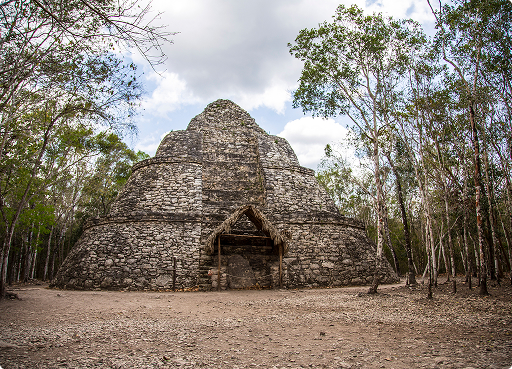 Explora la zona arqueológica de Cobá con Beach Please Tulum